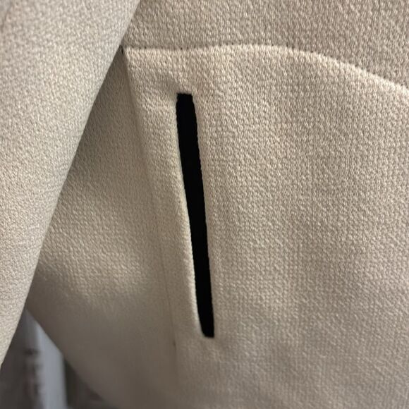 Roland Mouret Cream and Black Jacket, US12 - Picture 5 of 12